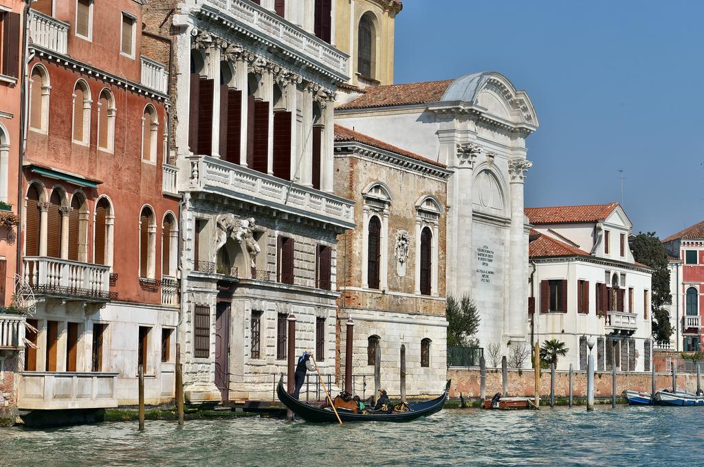 Residenza Ruga Giuffa Castello  Exteriör bild