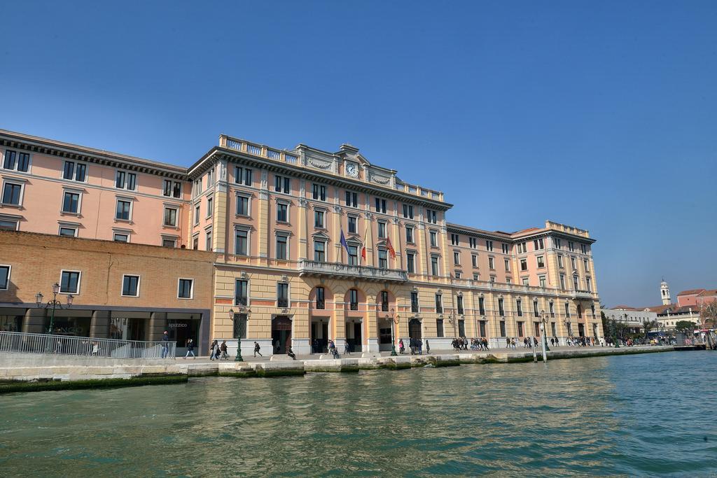 Residenza Ruga Giuffa Castello  Exteriör bild