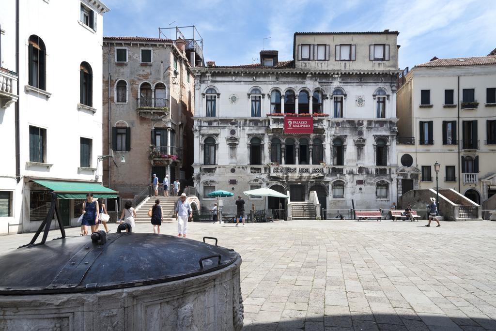 Residenza Ruga Giuffa Castello  Exteriör bild