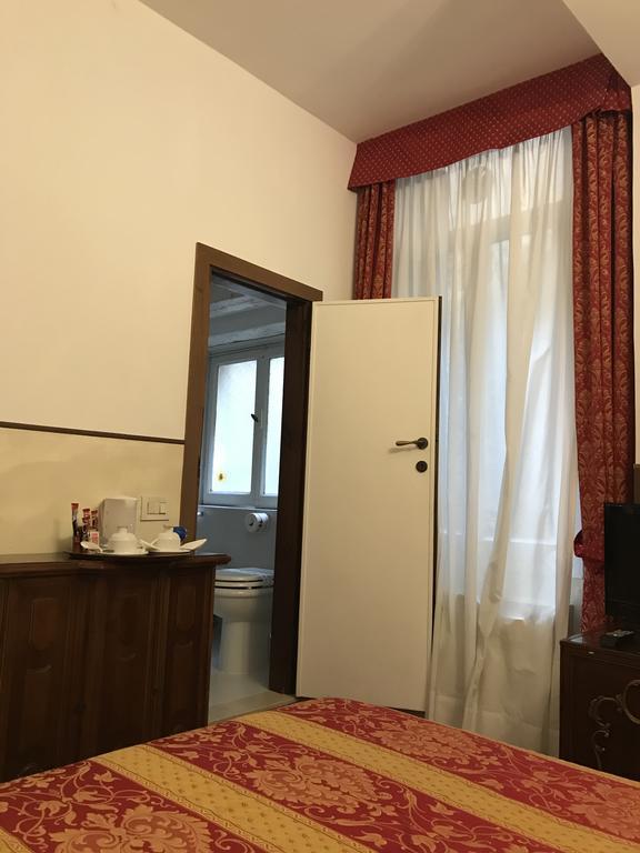 Residenza Ruga Giuffa Castello  Exteriör bild