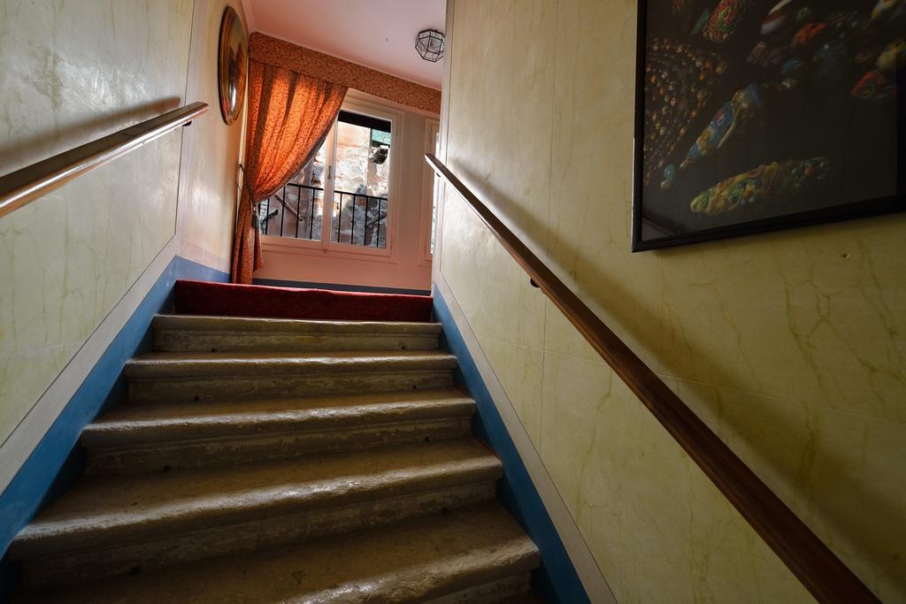 Residenza Ruga Giuffa Castello  Exteriör bild